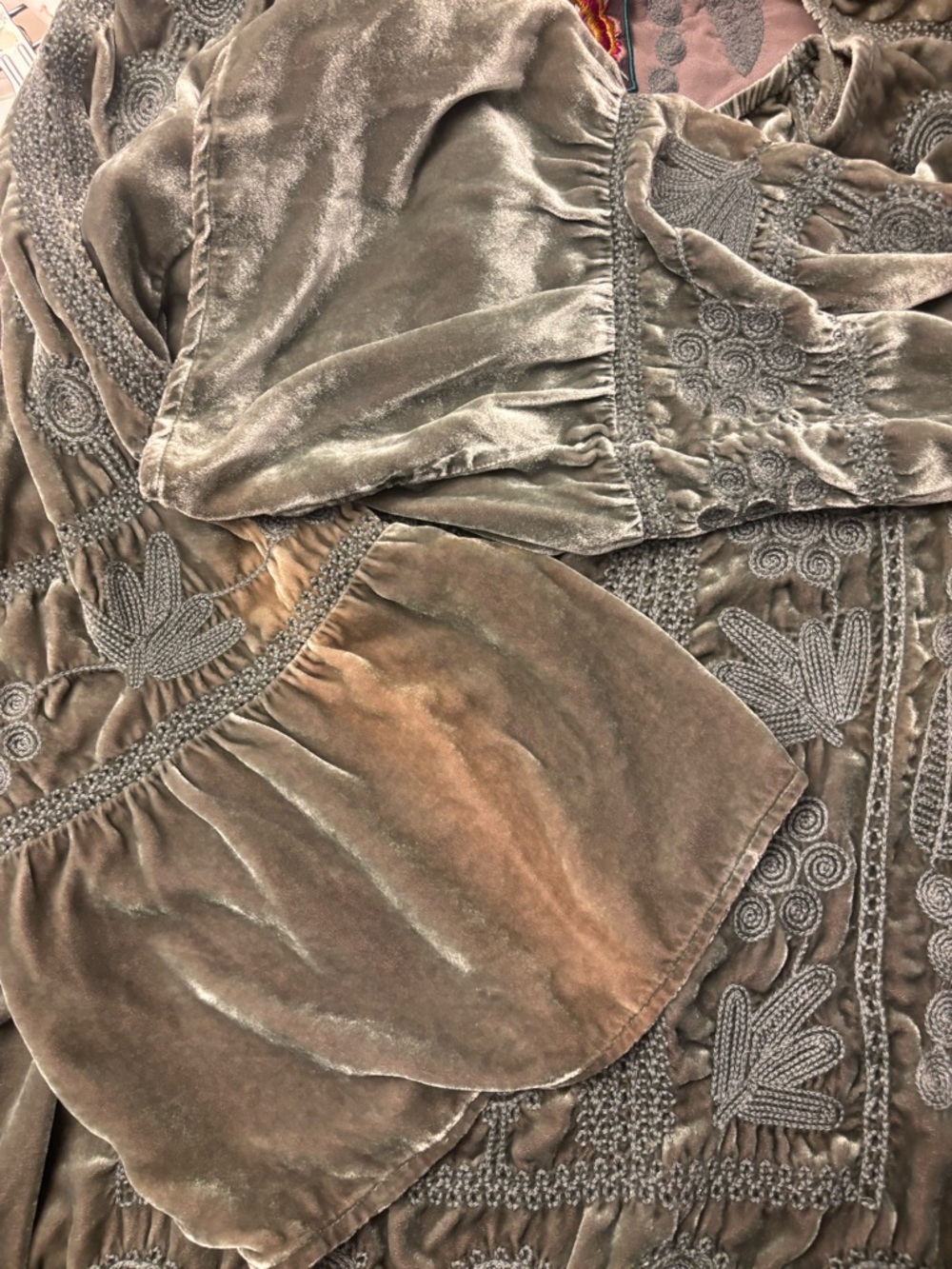 Johnny Was Olive Green Velvet Embroidered Flare Sleeves Tunic- XL - Picture 4 of 9
